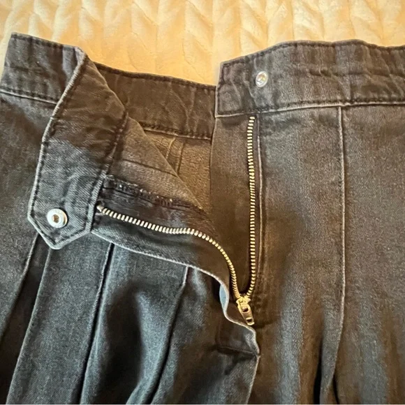 H&M Women Denim Black Pleated Mini Skirt with Removable Chain Detail Size 6 Punk - Picture 5 of 10